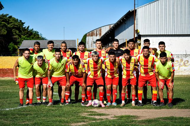 Cuatro clásicos apasionantes en la Rosarina se disputarán este domingo y sobresale el derbi en Álvarez