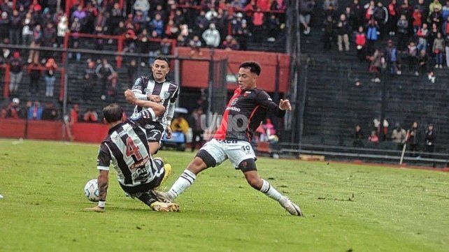 El minuto a minuto del partido entre Colón y Estudiantes (BA) El minuto a minuto del partido entre Colón y Estudiantes (BA)