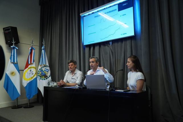 El intendente Pablo Javkin presentó cómo funcionará el sistema de colectivos en la ciudad en la pospandemia. 