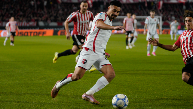 Rodrigo Herrera disputó en Newells su primer partido de titular en el Clausura.&nbsp;