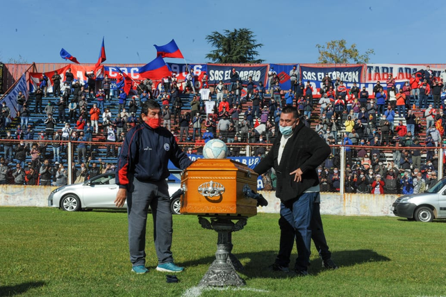 Uno de los momentos m&aacute;s emotivos en el Estadio Gabino Sosa.