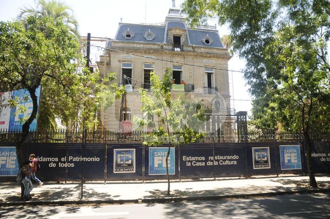 Fachada del edificio. Fotografía José Busiemi