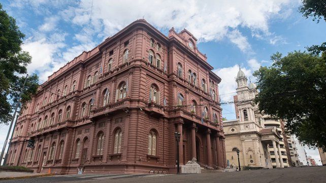Arranca el paro municipal de 48 horas en Rosario: fuertes negociaciones para destrabarlo
