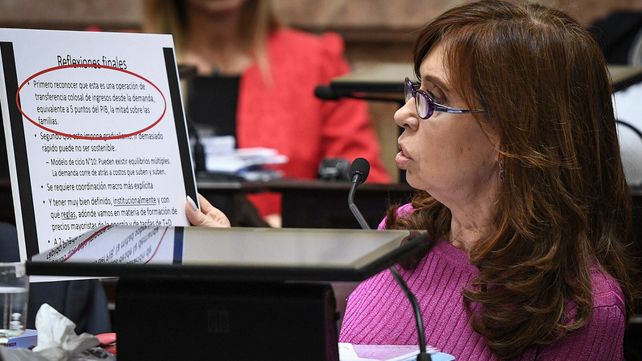La UIF quiere reabrir la causa por enriquecimiento ilícito contra los Kirchner