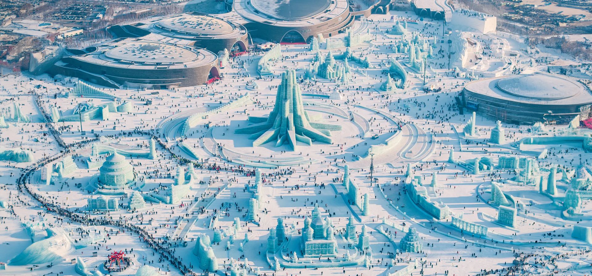 Visitantes en el 26º Mundo de Hielo y Nieve de Harbin, Harbin, China. Fotografía: VCG/Getty Images Visitantes en el 26º Mundo de Hielo y Nieve de Harbin, Harbin, China. Fotografía: VCG/Getty Images