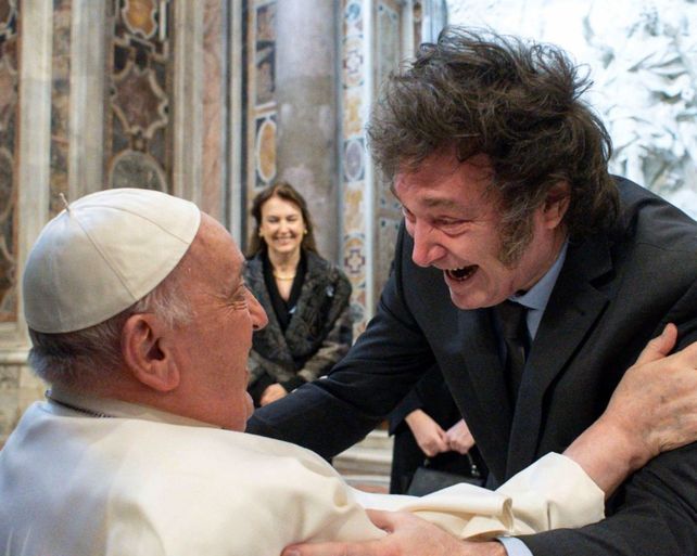 El Papa y el presidente se fundieron en un amistoso abrazo.