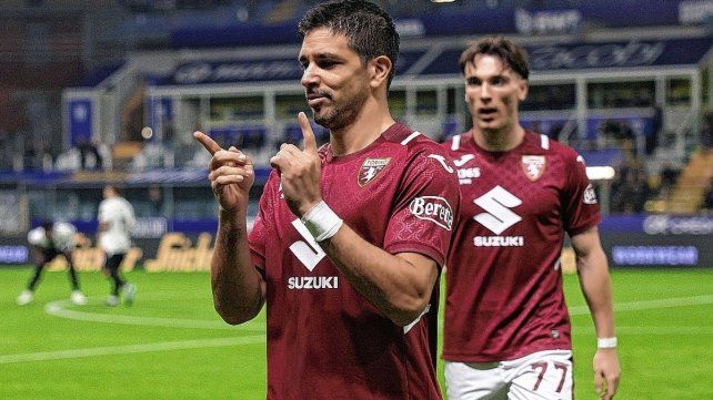 Calcio: Giovanni Simeone hizo un doblete en la goleada de Torino ante Parma