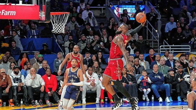 El equipo Este le ganó al del Oeste con récord de puntos en un Juego de las Estrellas de la NBA.
