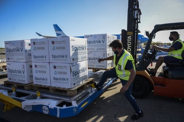 Llegaron 300 mil dosis Sputnik y se espera para este jueves un millón de Sinopharm