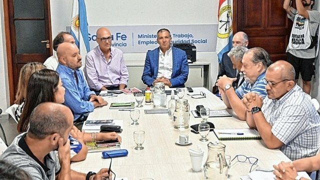 Comienzan a discutirse las paritarias con los gremios de trabajadores estatales Comienzan a discutirse las paritarias con los gremios de trabajadores estatales