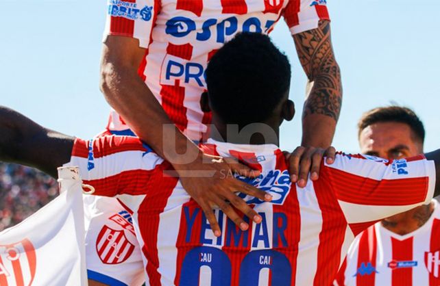 Unión, el equipo que más auspiciantes posee en su indumentaria