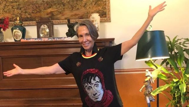 No contaban con mi astucia. Florinda Meza con una remera del Chapulín Colorado