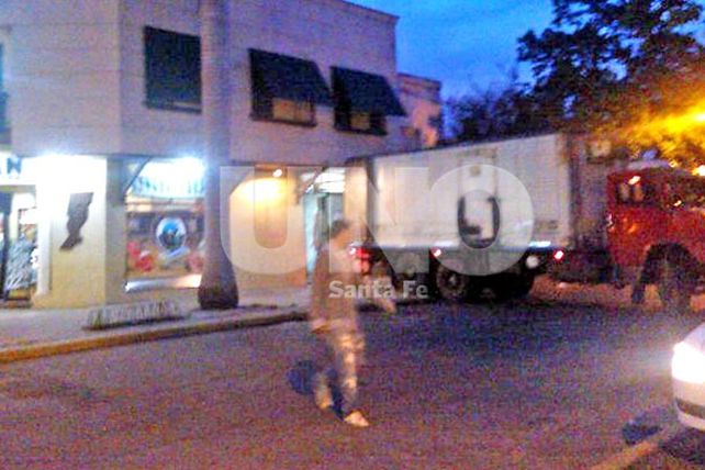 Vecinos de Bº Roma denuncian a carnicería de la zona por cortes ilegales de calles