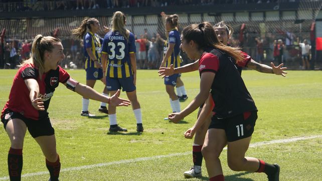Falfán y el grito de gol para Newells