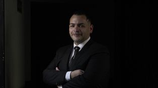 El ex policía y actual abogado penalista formó una fundación que asiste a agentes en problemas.