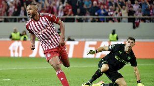 Olympiakos eliminó al Aston Villa de Dibu Martínez y es finalista de la Conference League