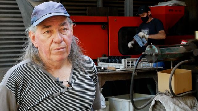 Entornos sustentables: el arte de reciclar desechos plásticos para elaborar fratachos