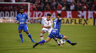 Lisandro Martínez jugó un partido solo con la camiseta de Newell’s. Fue contra Godoy Cruz en 2017.