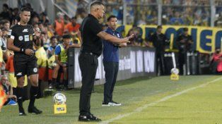 Jorge Almirón ya está experimentado lo que se vive en Rosario previo a un clásico, aunque primero esté Gimnasia.