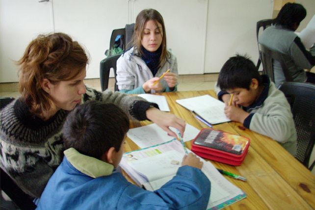 Aprueban la creación de equipos interdisciplinarios para apoyo escolar