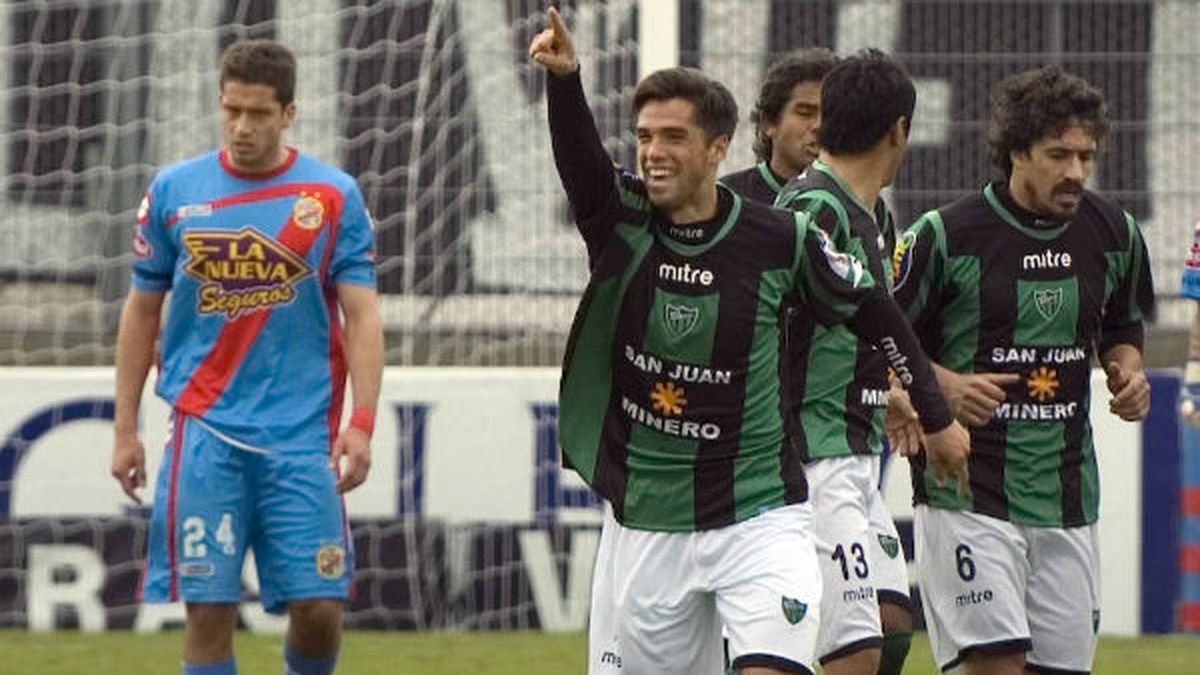 San Martín de San Juan le asestó un duro golpe a Arsenal y lo goleó por ...