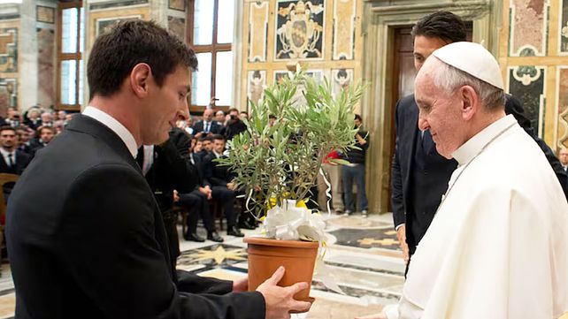 Arquero, pata dura y Cuervo: la pasión del Papa Francisco por el fútbol y San Lorenzo