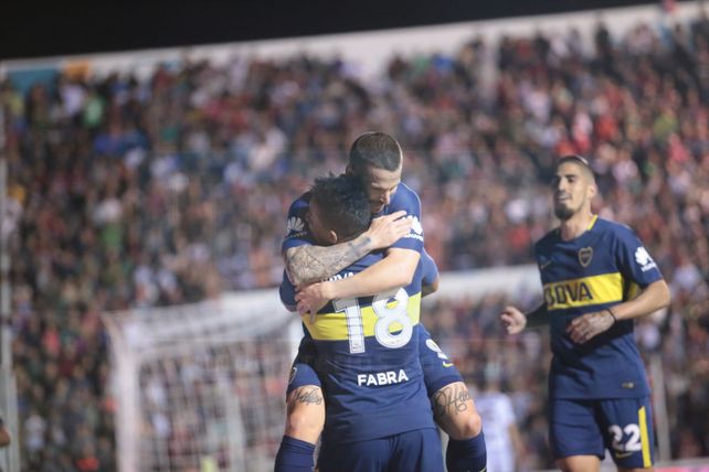 Boca derrotó a Patronato por 2 a 0 y festejó en un Grella repleto