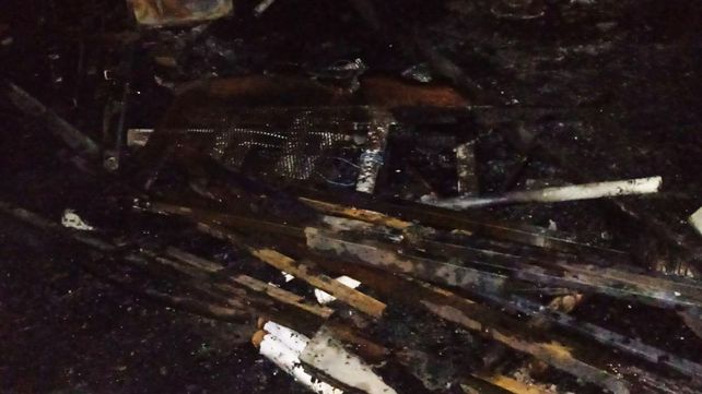Se incendió el galpón de carrozas de la comparsa Mari Mari