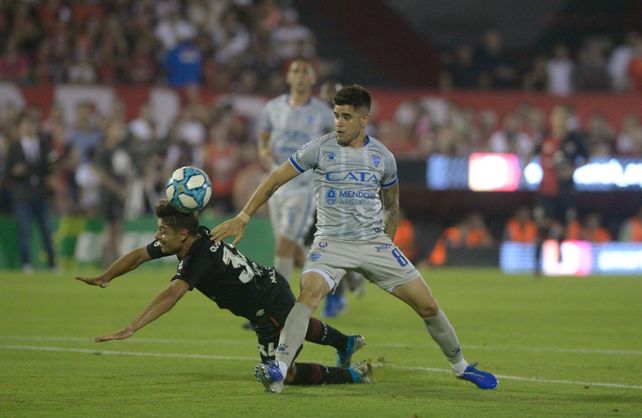 En un partido de ida y vuelta, Newells fue superior pero no pudo resolverlo y perdió