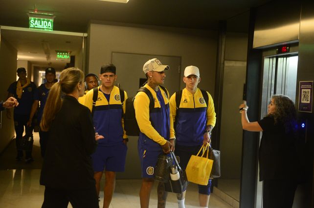 Los futbolistas de Central ni bien llegaron al hotel Esplendor de Mendoza, a la espera del choque con Independiente Rivadavia.