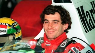 La sonrisa de Ayrton Senna, en su lugar en el mundo, adentro de un auto de Fórmula Uno. Llegar a la cima no lo cegó para atender la realidad de su época en Brasil,&nbsp; y ni Tamburello pudo frenar su proyecto.
