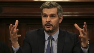 Marcos Peña acusó a diputados K de convertirse en piqueteros dentro del recinto