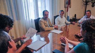 Escuelas de Trabajo: Corral presentó el programa en el Ministerio de Salud