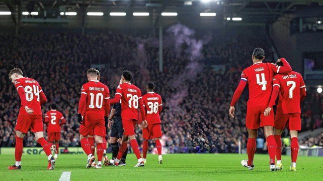Liverpool sufrió pero disputará la final por el título.