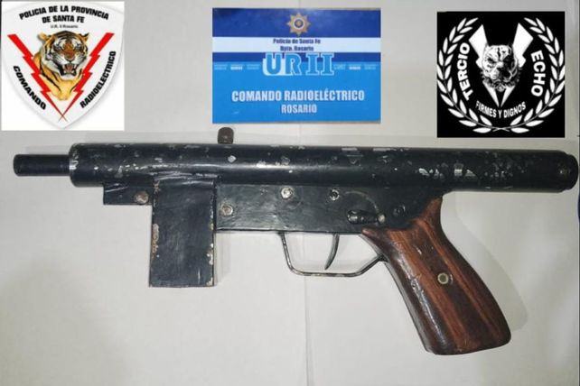 Dos hombres fueron detenidos con una pistola ametralladora en la zona oeste