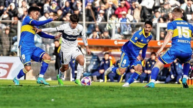 Boca Juniors goleó a Gimnasia en el Bosque.