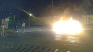 Insólito piquete de presuntos cafiolos contra el cierre de burdeles en San Lorenzo