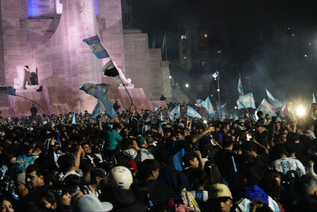 El gobierno provincial y de Rosario planifican un operativo por la final y los festejos en el Monumento