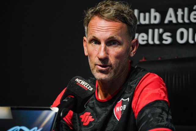 Lucas prometió sacrificio y trabajo para el delicado momento de Newell's.