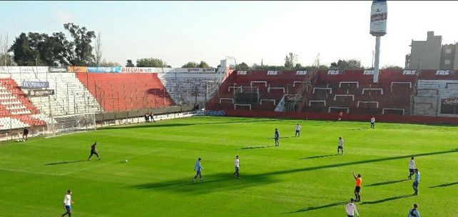 Unión no pudo con La Crema en su primer amistoso