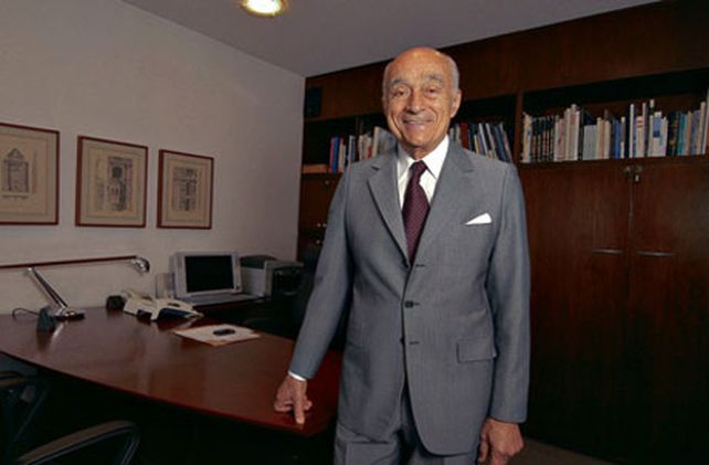 El gobernador Antonio Bonfatti distinguió a Enrique Eskenazi por la labor de la Fundación Nuevo Banco de Santa Fe