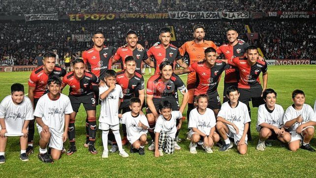 Colón visitará a Brown de Adrogué con el mismo equipo que viene de igualar con Temperley. Colón visitará a Brown de Adrogué con el mismo equipo que viene de igualar con Temperley.