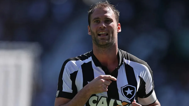 Joel Carli: Soy leal, un líder positivo con experiencia