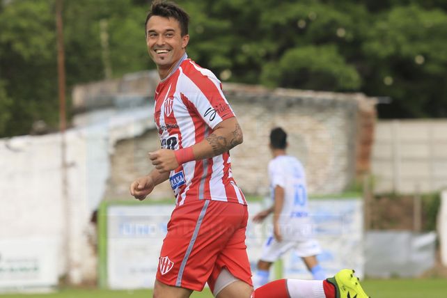 Experiencia. Sangoy habló de su recorrido dentro del fútbol y de los próximos desafíos que tendrá el equipo paranaense.