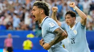 Uruguay lo empató. Maximiliano Araújo, a diez del final anotó el tanto para la Celeste ante Arabia Saudita. Uruguay lo empató. Maximiliano Araújo, a diez del final anotó el tanto para la Celeste ante Arabia Saudita.