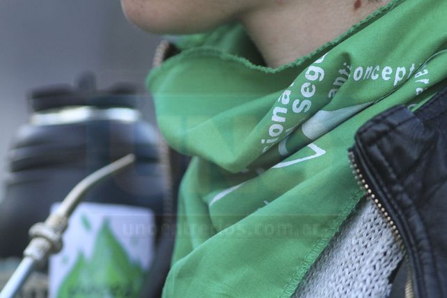 Los pañuelos verdes marcan presencia en las protestas sociales