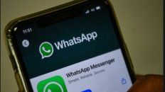 Los usuarios de Whatsapp envían 100.000 millones de mensajes y realizan mil millones de llamadas cada día. Los usuarios de Whatsapp envían 100.000 millones de mensajes y realizan mil millones de llamadas cada día.