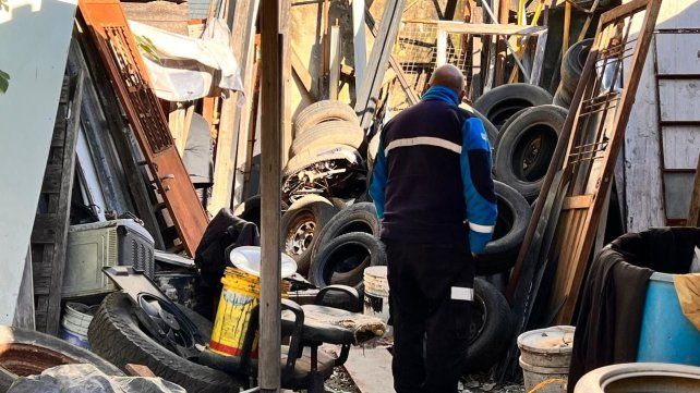 Secuestraron gran cantidad de autopartes en una chatarrería y detuvieron a dos personas