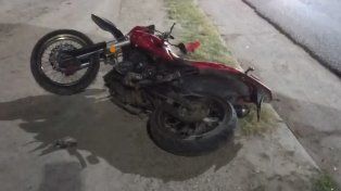 Un joven motociclista resultó gravemente herido en un accidente en La Paz.