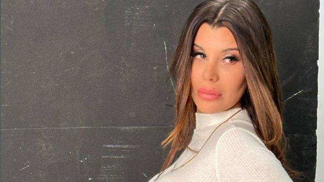 La mediática Charlotte Caniggia compartió un video realizándose un retoque en la cara. Las imágenes no son aptas para personas sensibles